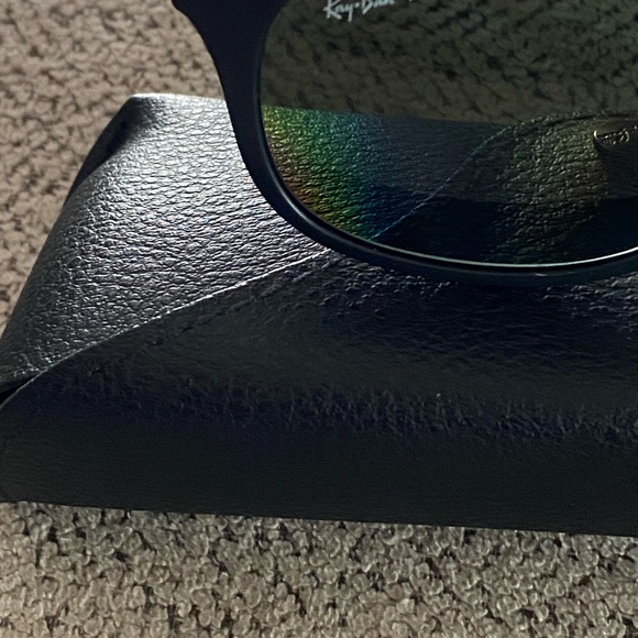 Ray-Ban Dark Frame Sunglasses with Green Lenses - Picture 2 of 3